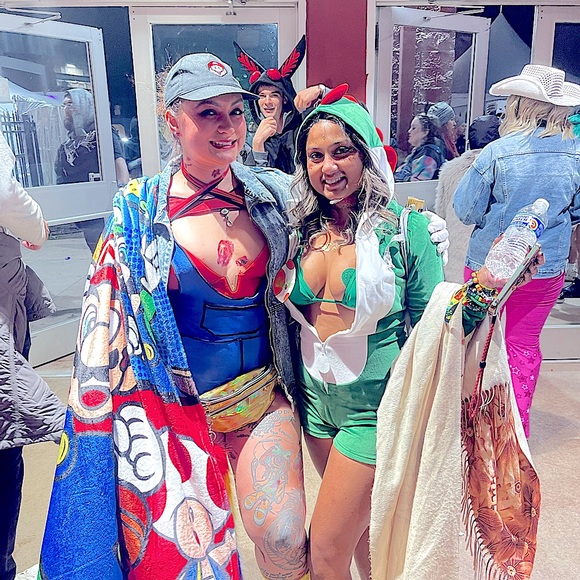 Meet your Posher, Macey Quinne - Picture 8 of 15